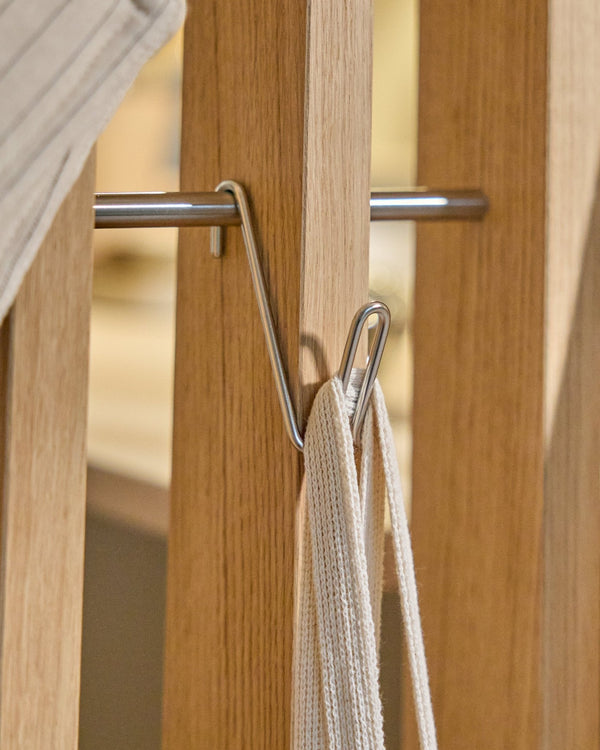 Alva Wire Hook Short in use