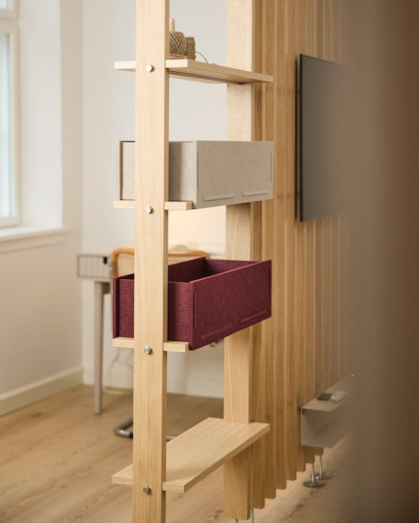 Vigg Felt Box Ox Red in use
