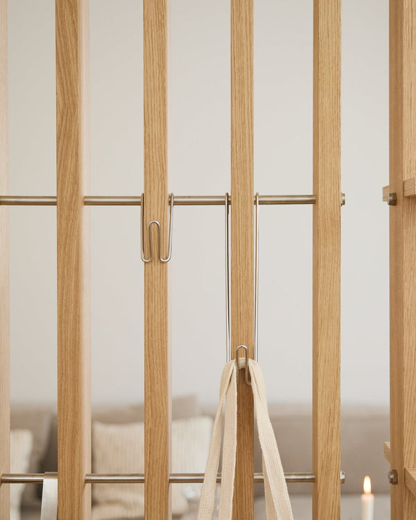 Alva Wire Hook Long in use