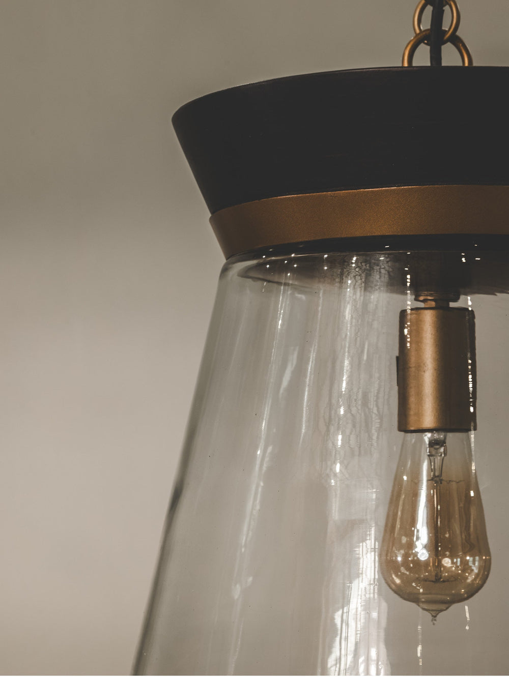 Duskmere Pendant in Clear