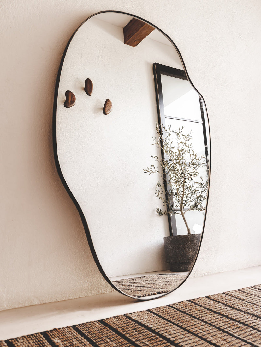 Molveno Mirror Matte Black 2